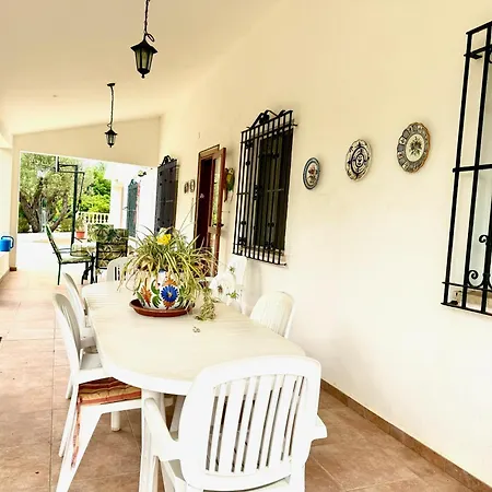 Juan Les Bassetes Locdenia Villa
